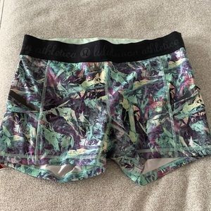 Lululemon spandex shorts